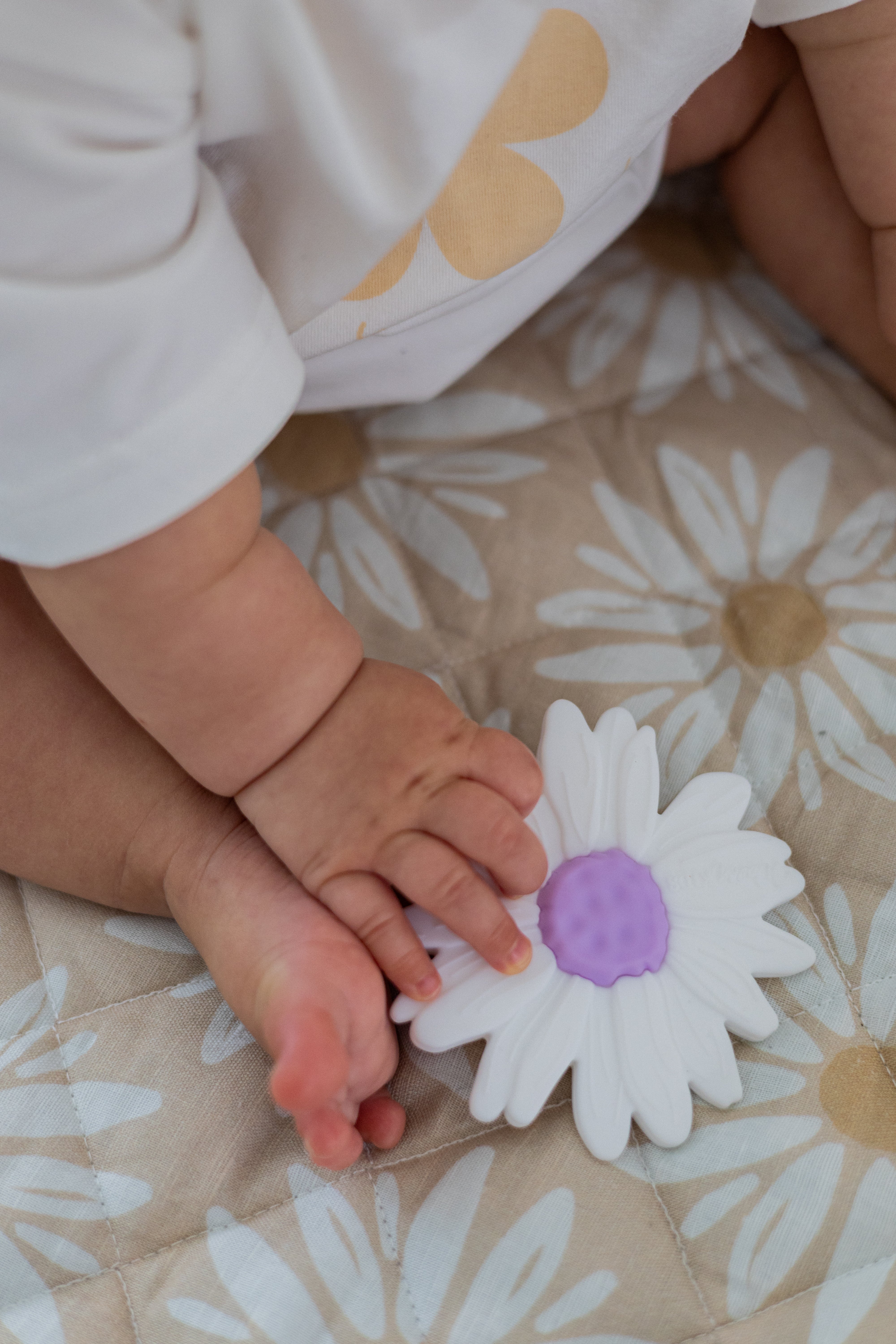 Silicone Teether - Milk Daisy / Lilac Centre